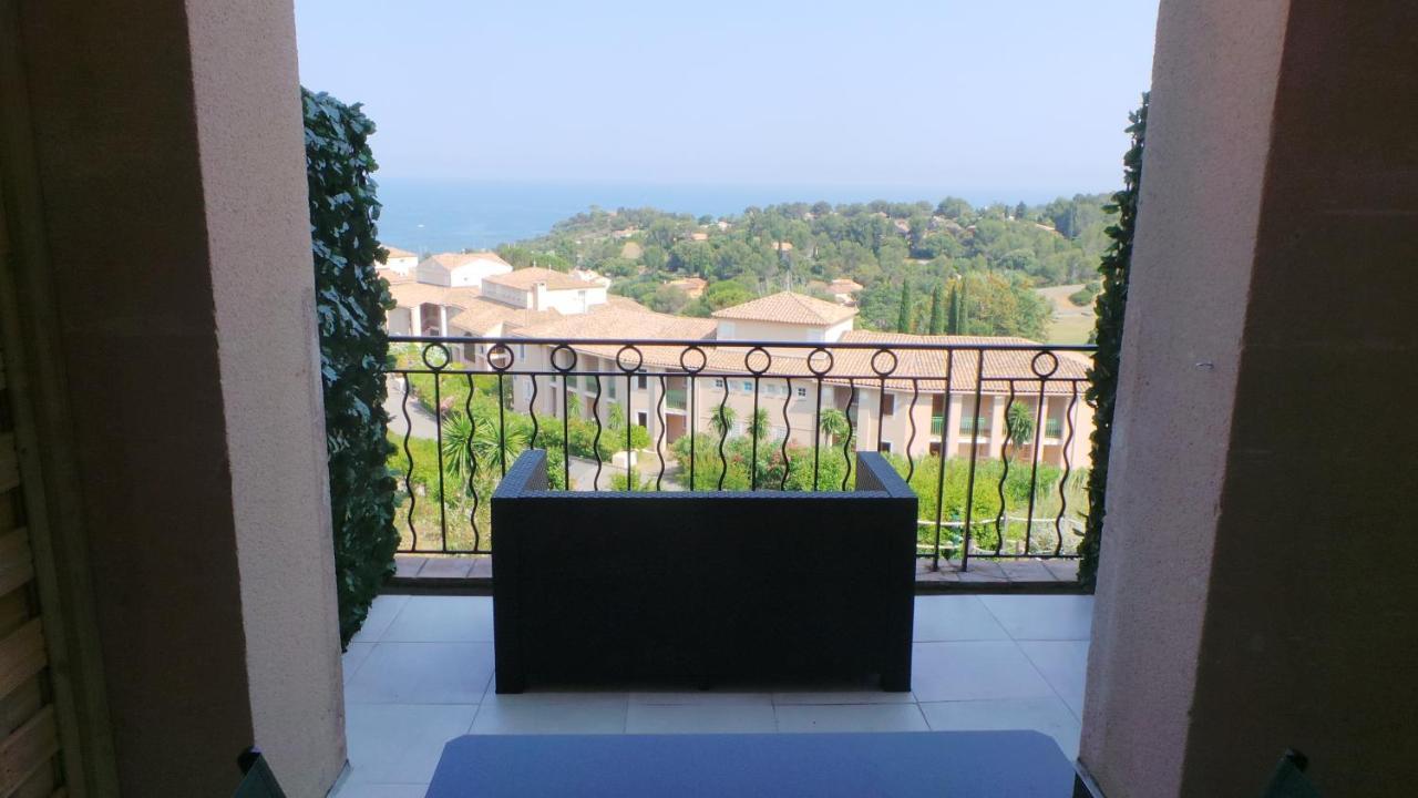 Appartements Modernes Vue Mer A Cap Esterel Saint-Raphael  Exterior photo